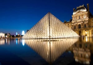 Es el museo más importante de Francia y el más visitado del mundo. Cuenta con una de las galerías de arte más importantes de Europa y del mundo.