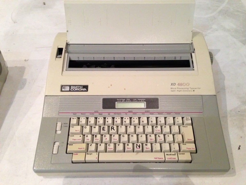 maquina-de-escribir-electrica-smith-corona-con-display-7915-MLM5304085494_102013-F