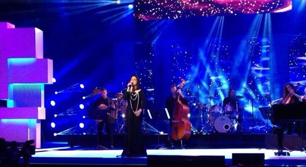 La artista invitada a los Premios fue Gloria Estefan. (Foto: Twitter.com/Marthadebayle)