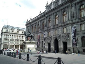 Plaza Manuel Tolsá 2