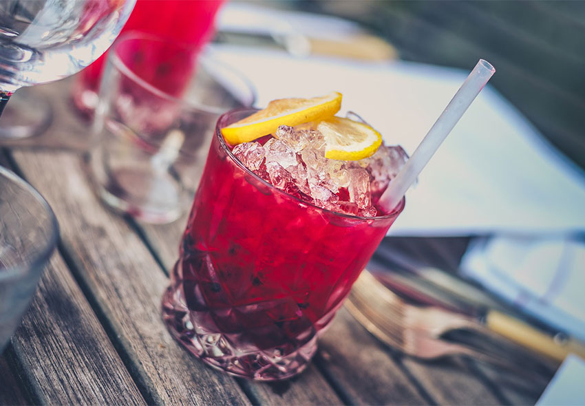10 cosas que nunca debes de hacer con tu drink