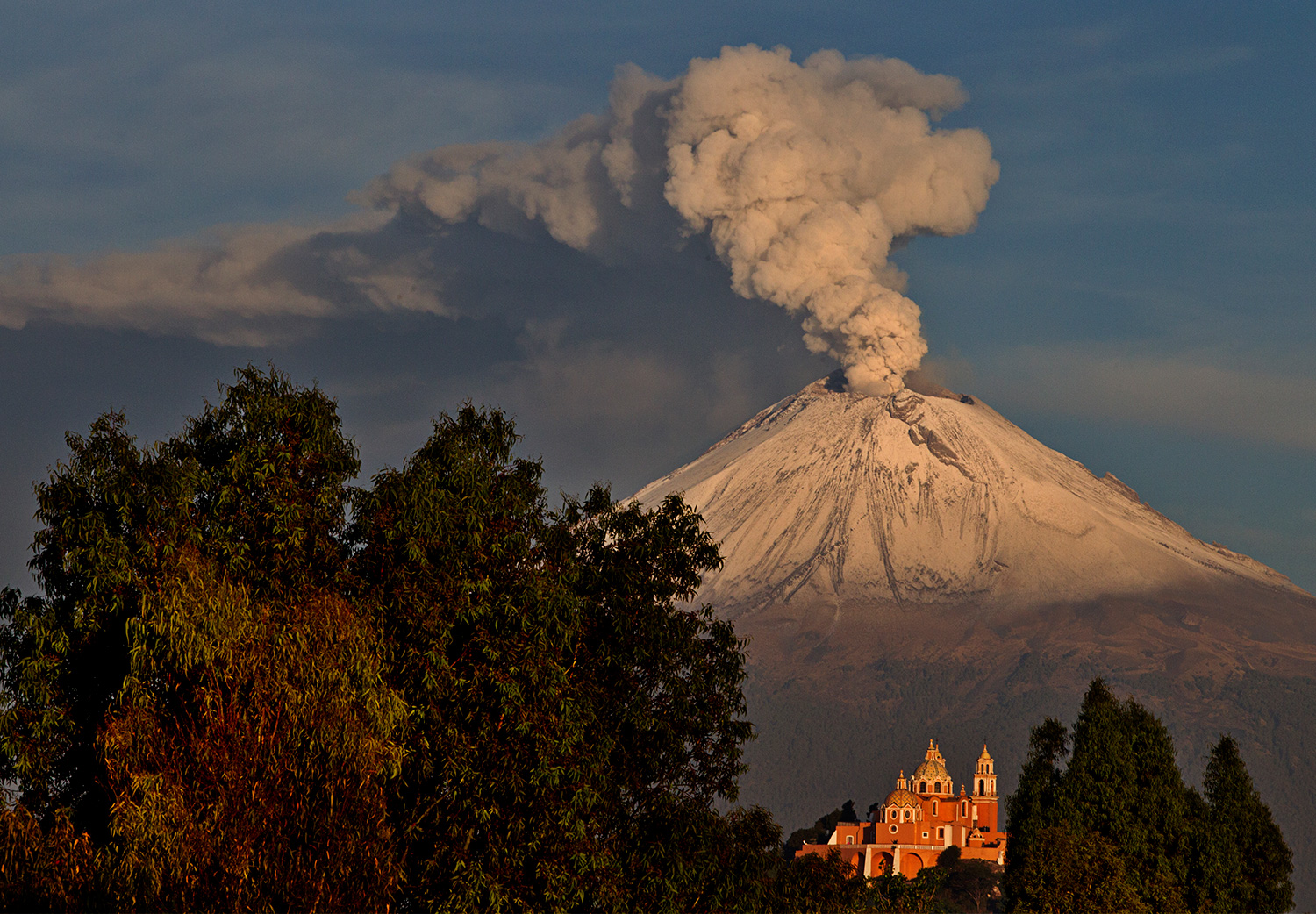 Popocatépetl-tiene-una-erupción-violenta