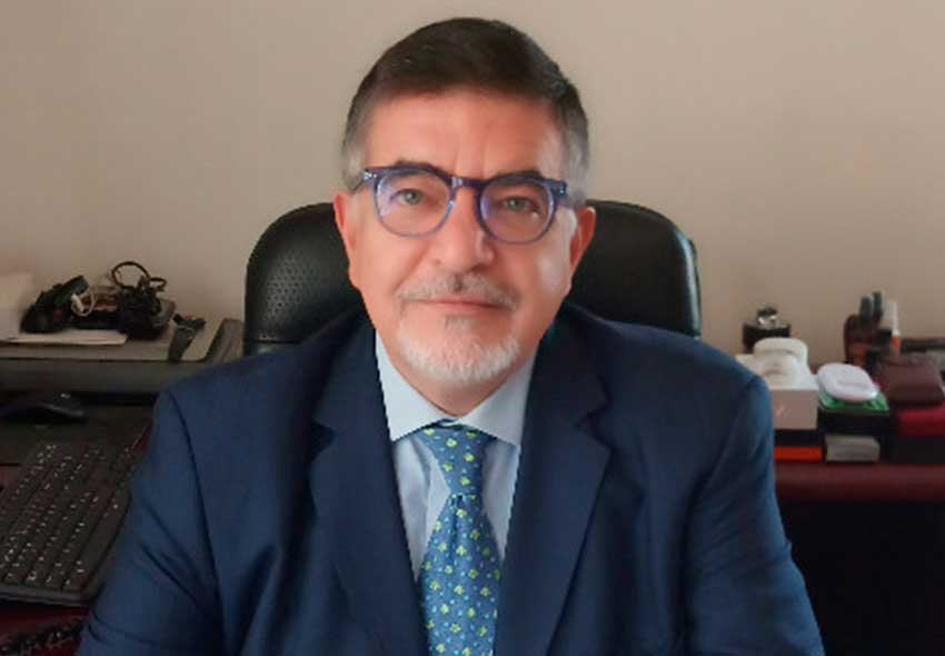 Eugenio-Castañeda-notario-INT-ESPECIALISTA-MARTHA-DEBAYLE