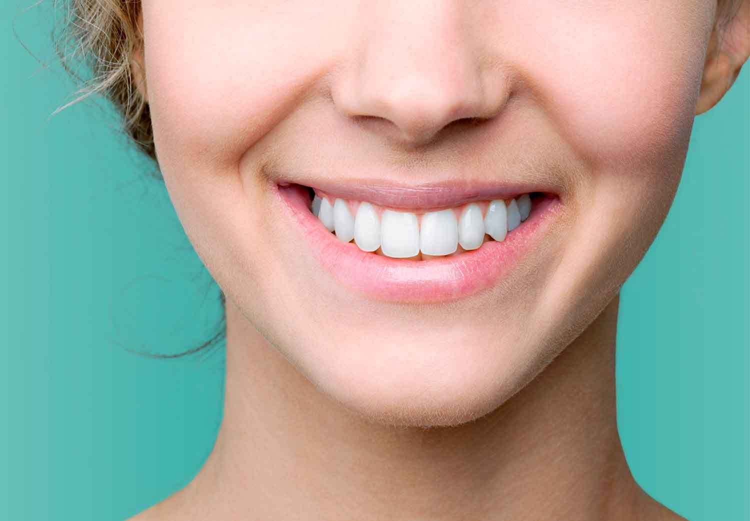 dientes-envejecen-señales-de-que-tienes-dientes-viejos