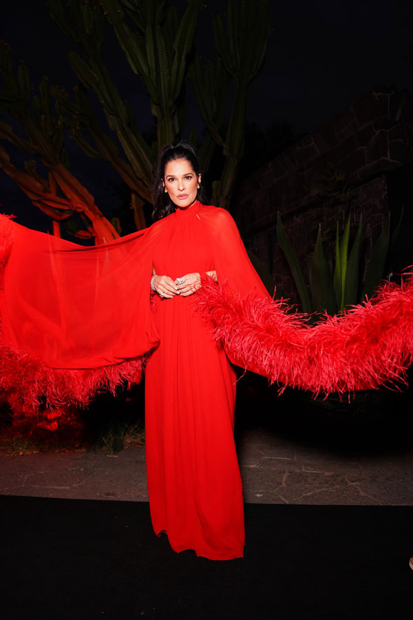 martha-debayle-vestido-rojo-1